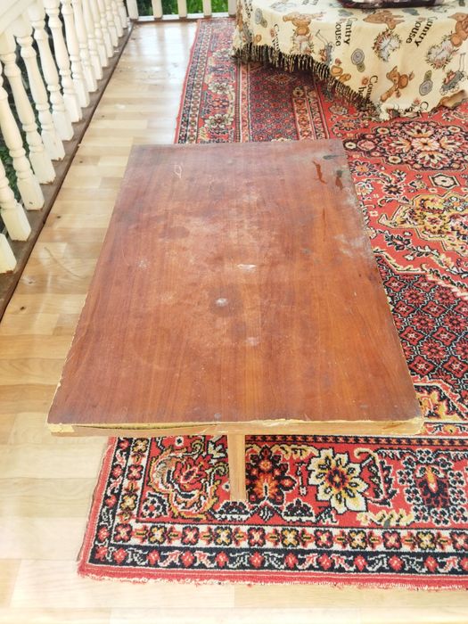 Жу.рн.аль.ный сто.лик