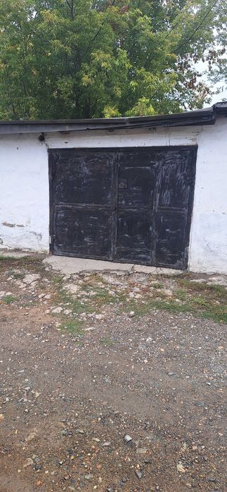 Продам гараж за 19 домом