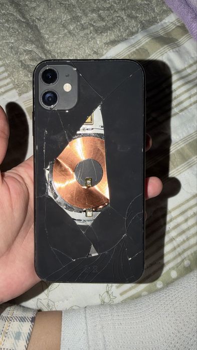 На запчасть iphone 11
