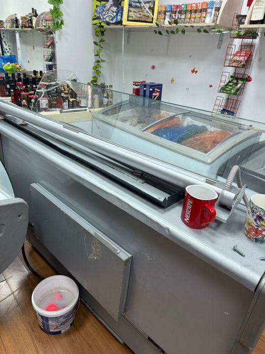 Продам витрины 2 шт