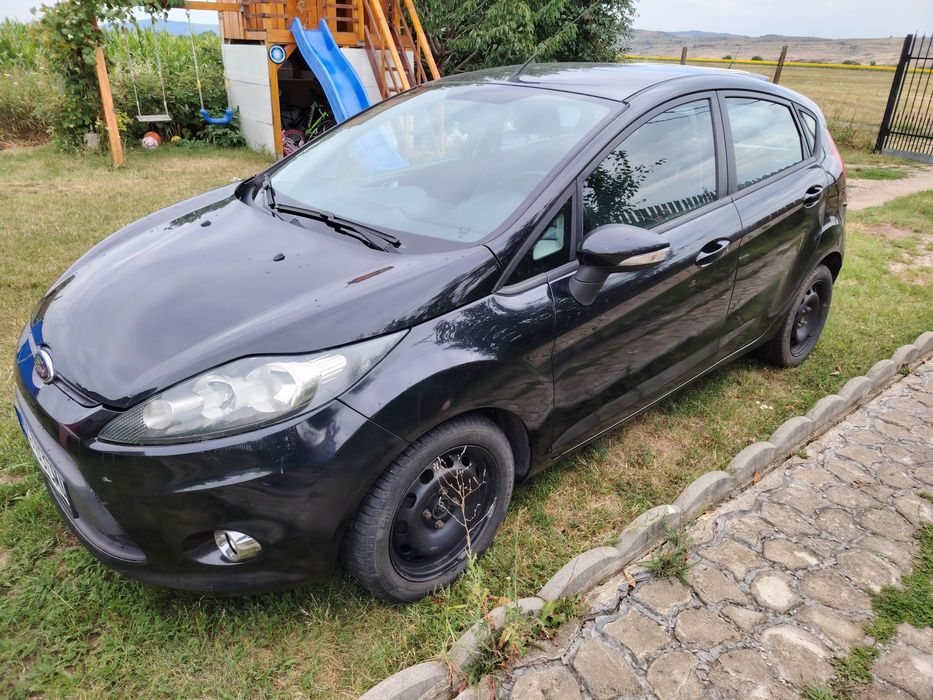 Vând Ford Fiesta an 2012 1.2