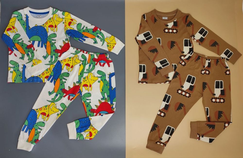 Комплект пижам на 5-6 лет
