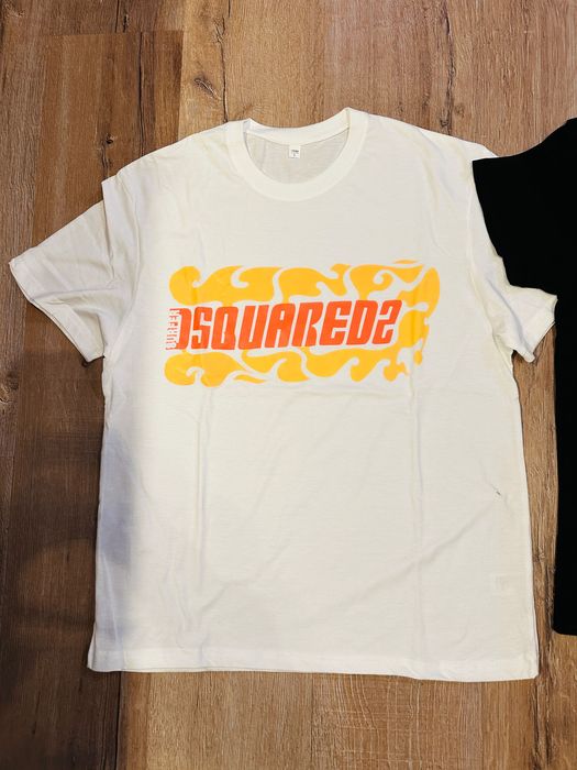 Тениски с къс ръкав