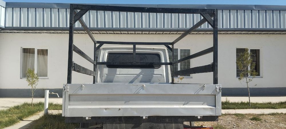 Mercedes-Benz Yuk Furgon