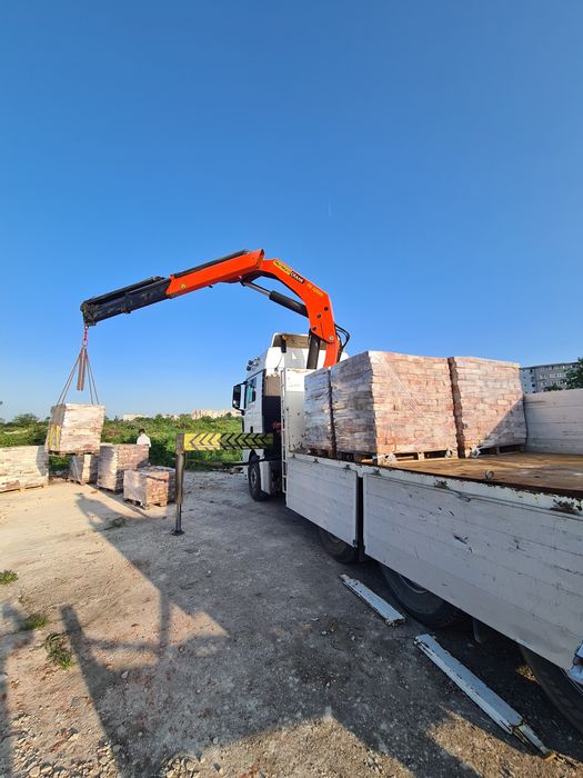 Cărămida rosie de presa plina din demolari