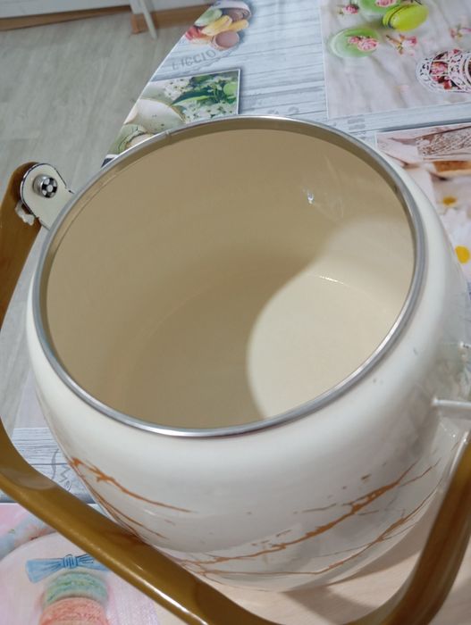 Продам чайник 3,3 л