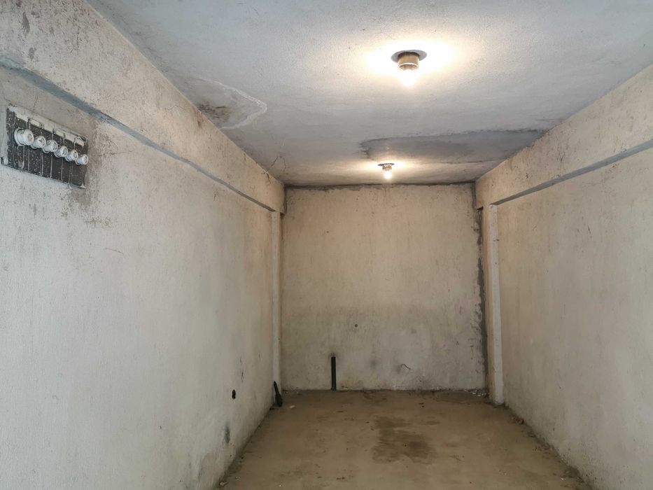 Дава се под наем Гараж / Паркомясто в Стара Загора, Център - 14 кв.м за 100 € - Снимка #2