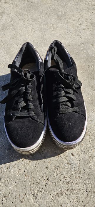 Sneakersi pentru dama