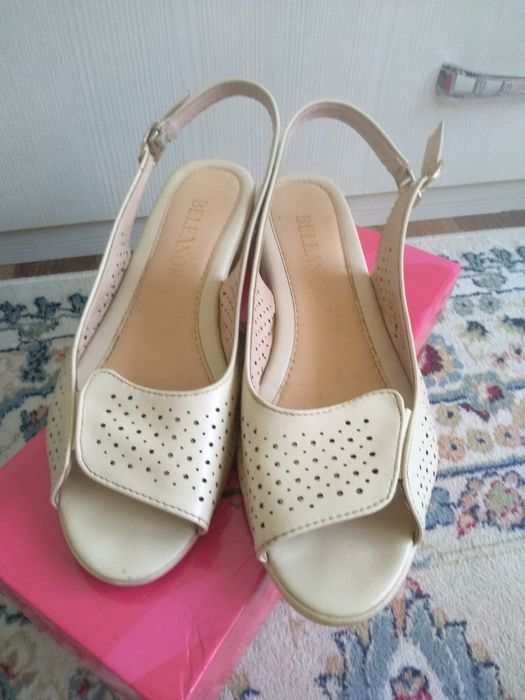 Обувь (женская) летняя