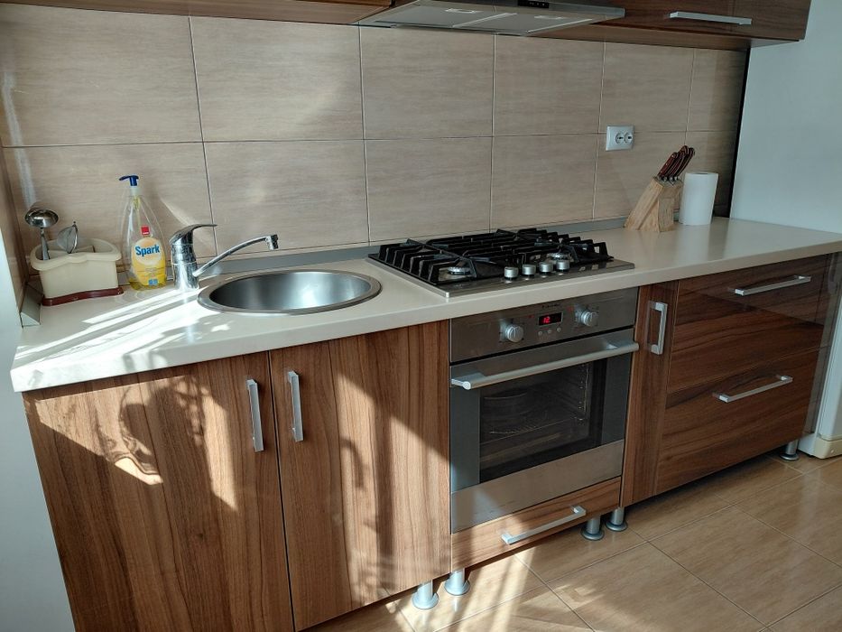 Mobila bucatarie cu fete mdf lucios