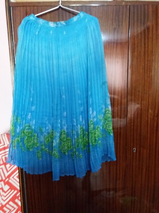 Продаю разные платья +водолазки