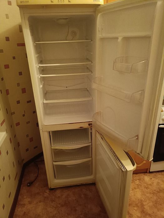 Даром холодильник