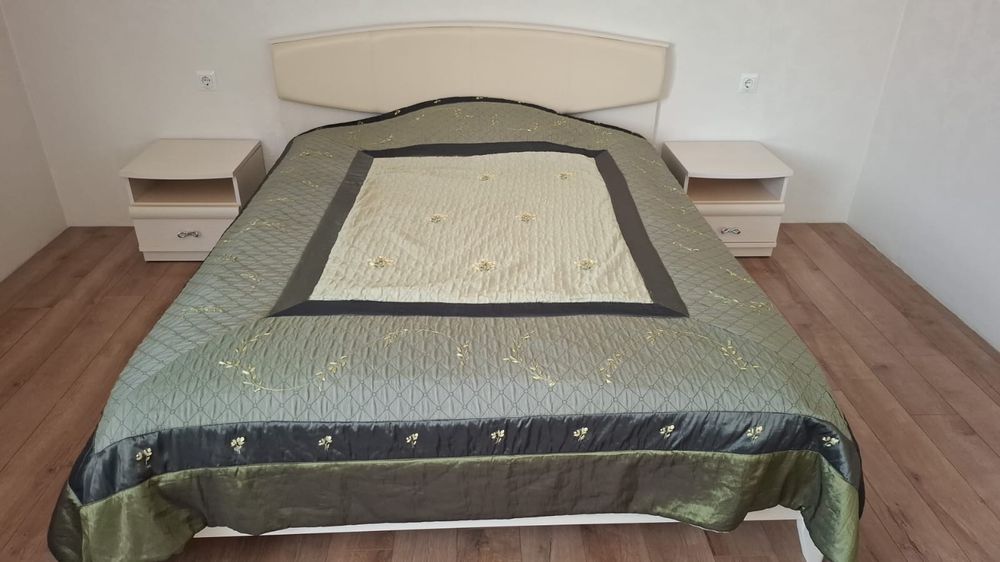 Продам спальные гарнитуры