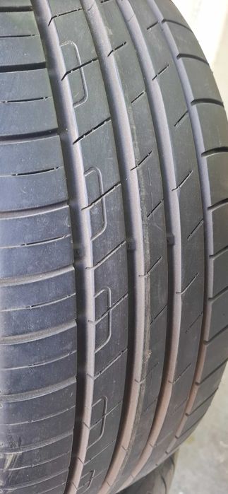 4бр. 225/55/17 Goodyear 6.8mm грайфер, дот 20г. +++