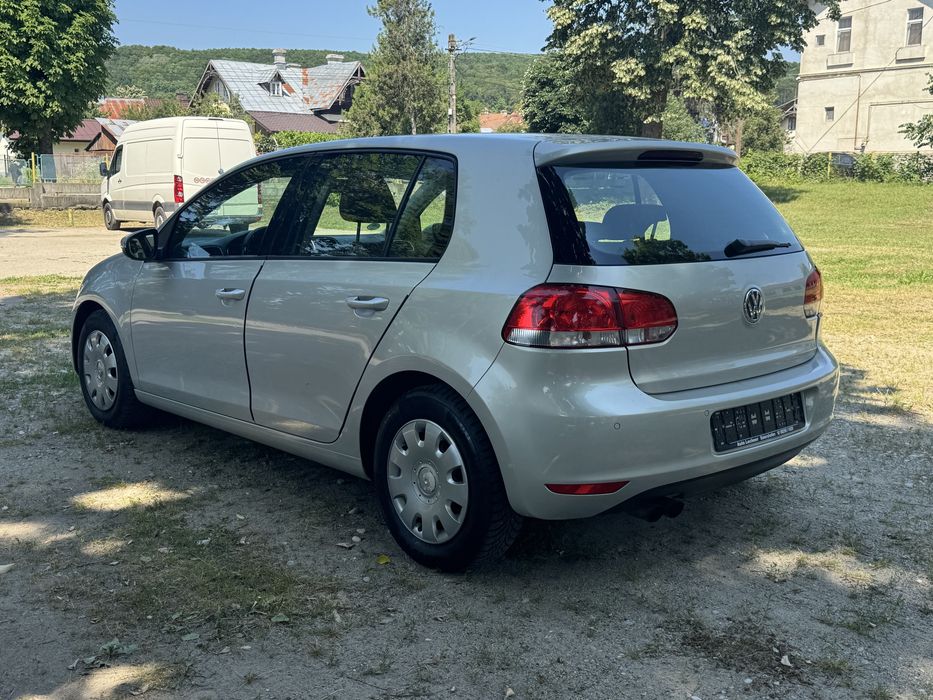 VOLKSWAGEN Golf 2010 — imagine 4