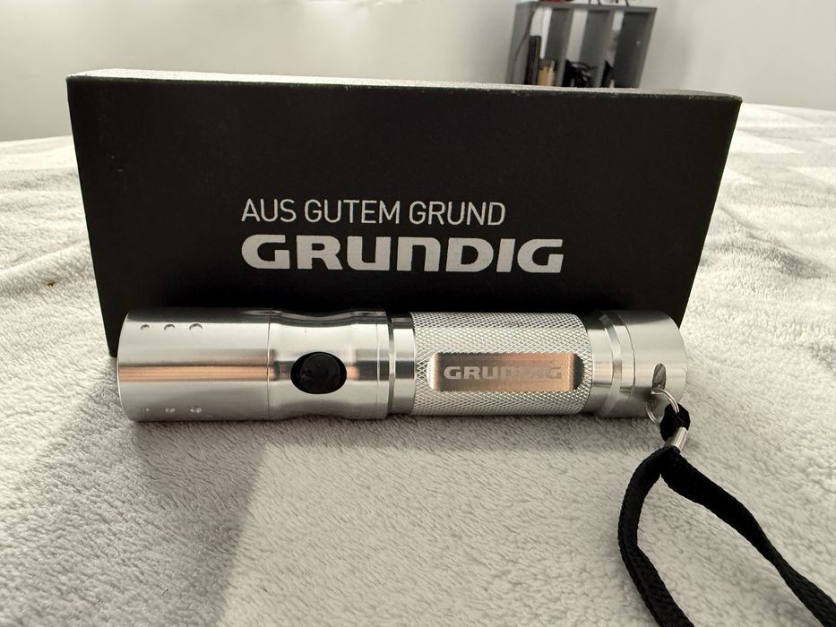 Lanterna Grundig