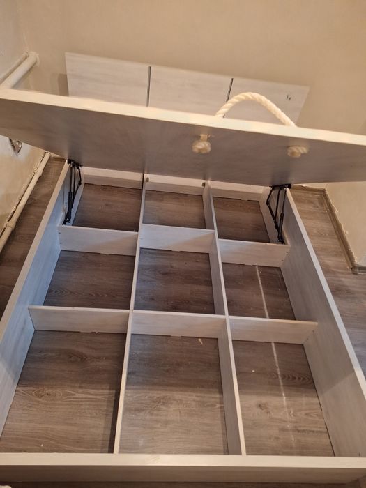 Продам кровать с матрасом