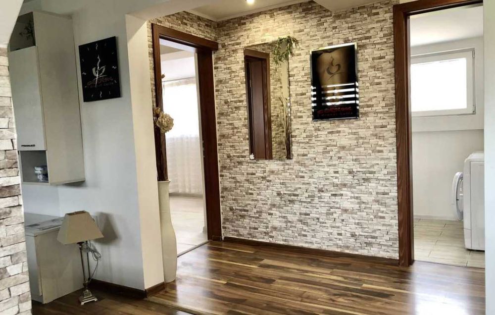 Дава се под наем Двустаен апартамент в Бургас, Център - 68 кв.м за 240 € - Снимка #5