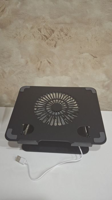 Держатель ноутбука (подставка с вентилятором)