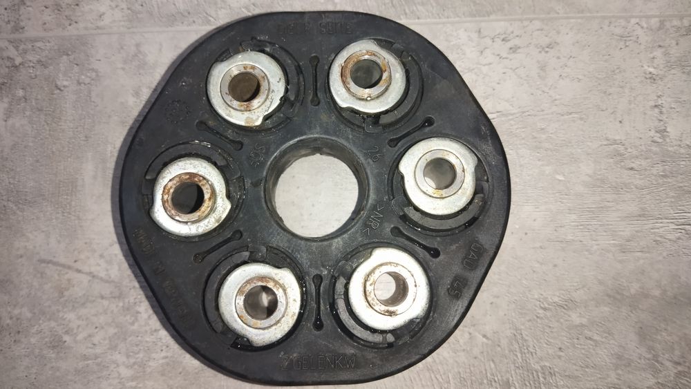 Продам НОВУЮ эластичную муфту для мерседес