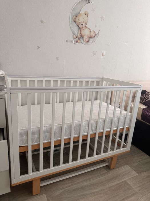 Кровать детская,с рождения