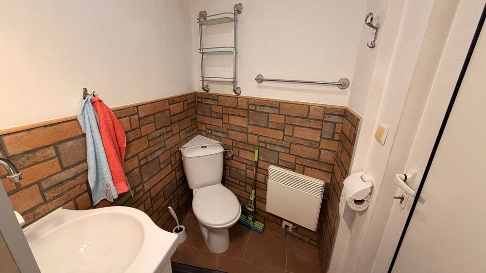 Дава се под наем Двустаен апартамент в София, Център - 52 кв.м за 598.23 € - Снимка #2