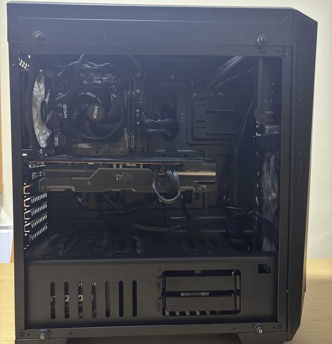 Компютър за игри Ryzen 5 2600 / Radeon RX 5700 XT / 16 GB RAM