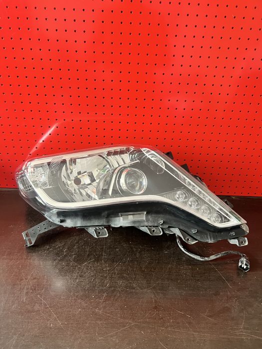 Far dreapta halogen lupa si led lumina de zi Toyota Land Cruiser 14-17