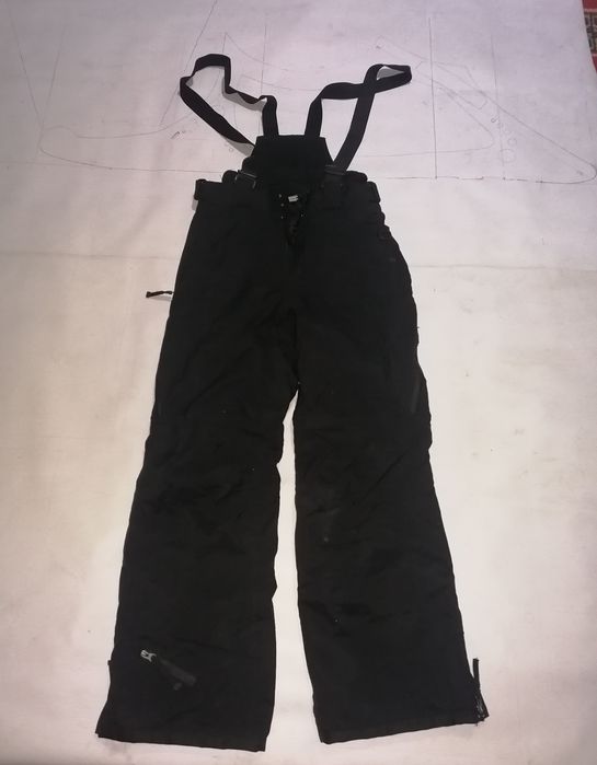 Костюм для катания на сноуборде..