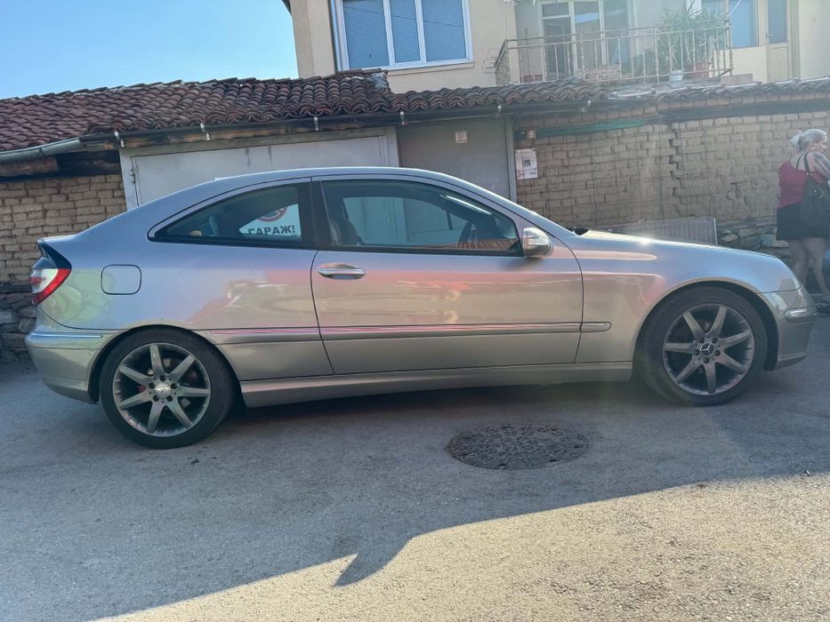 Продавам Mercedes C220 FACELIFT