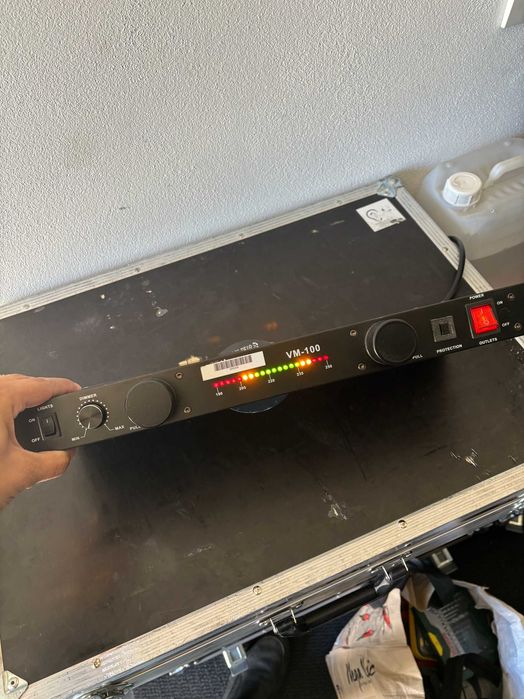 Distribuitor curent rack t.racks VM-100