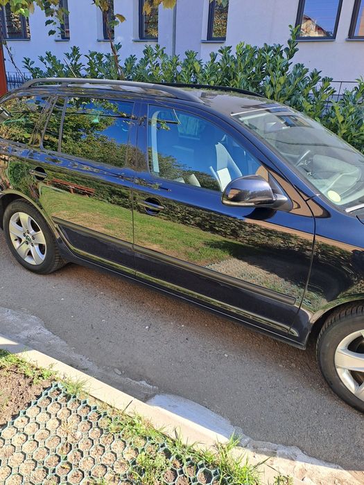SKODA Octavia 2012 — imagine 3