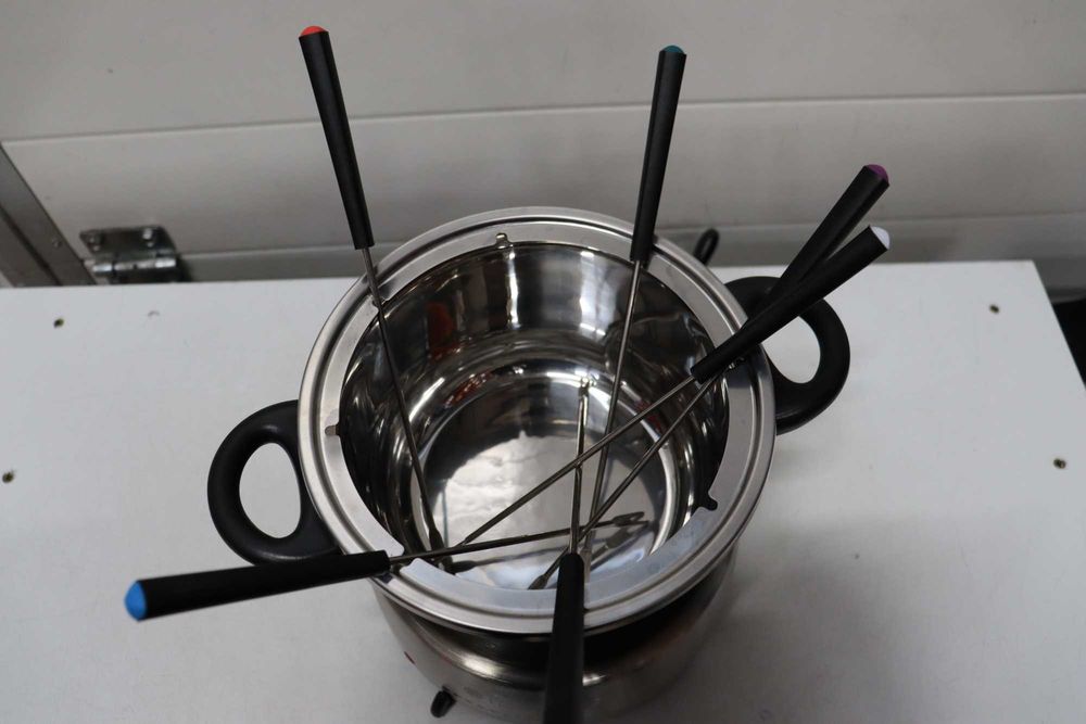 Russell Hobbs Fiesta Електрическа фондю 1200W, 1.7л,неръждаема стомана