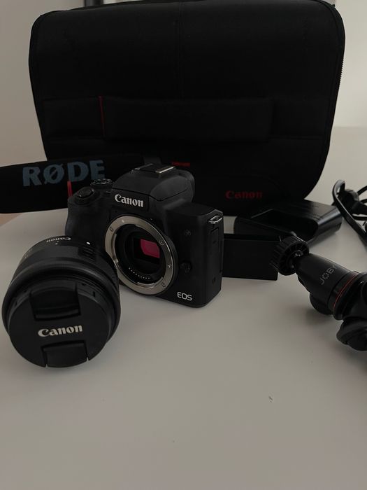 Фотоапарат Canon EOS M50