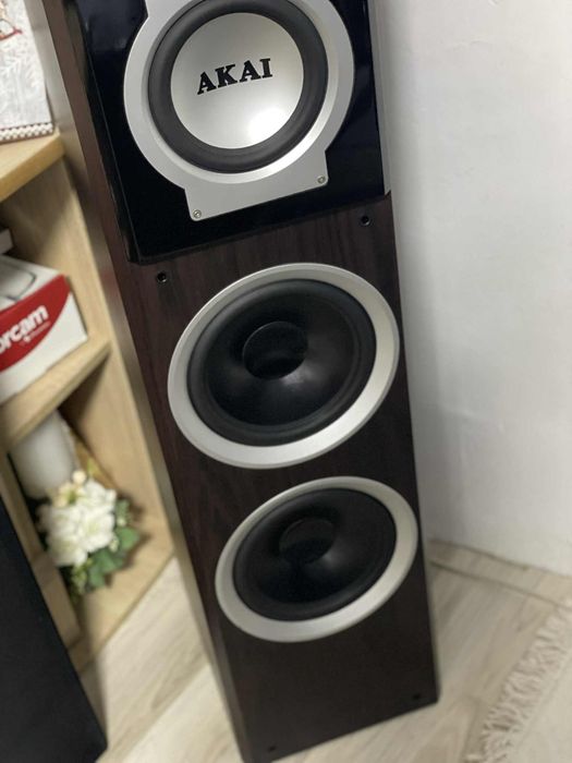 Boxe Akai + amplificator