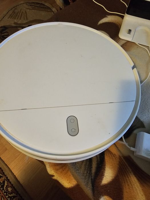 Vând doi roboti aspirator xiomi