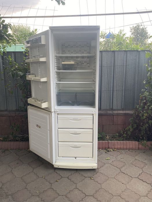 Продам холодильник Атлант