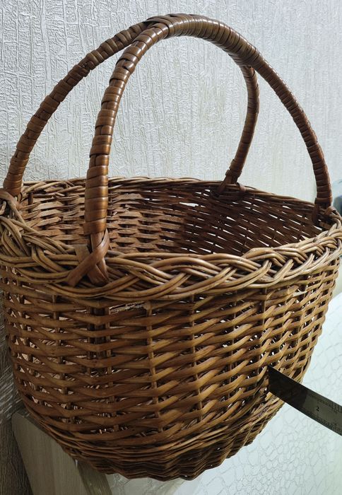 Корзина из ивовой лозы б/у