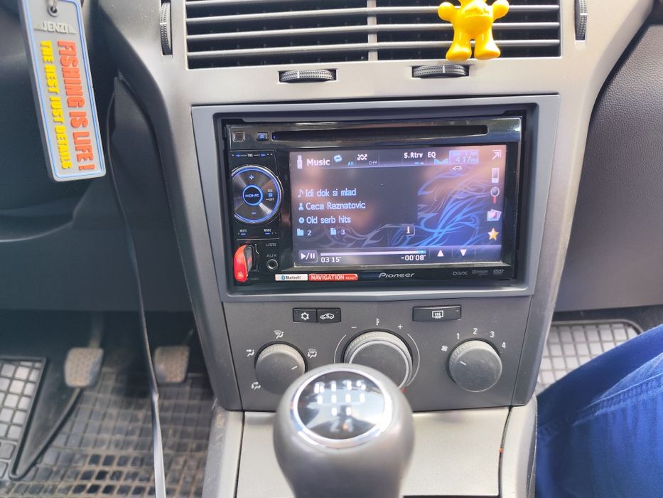 Pioneer AVH-2400bt, 2 din