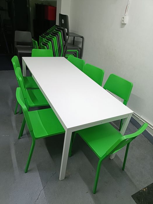 Set masă extensibilă cu 8 scaune
