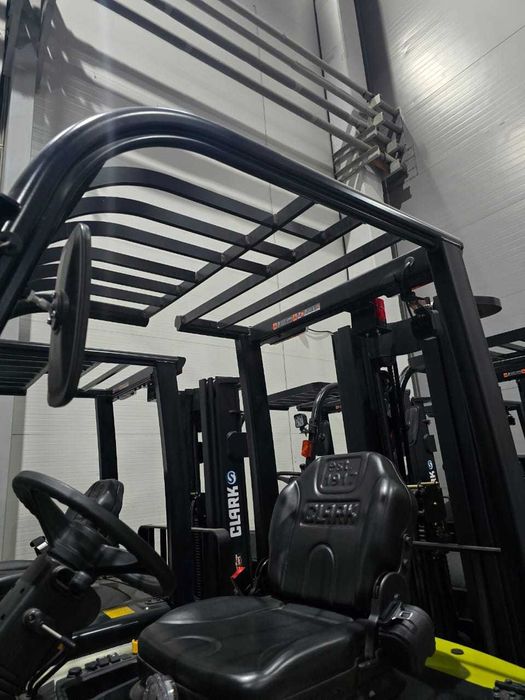 вилочный погрузчик (электропогрузчик)