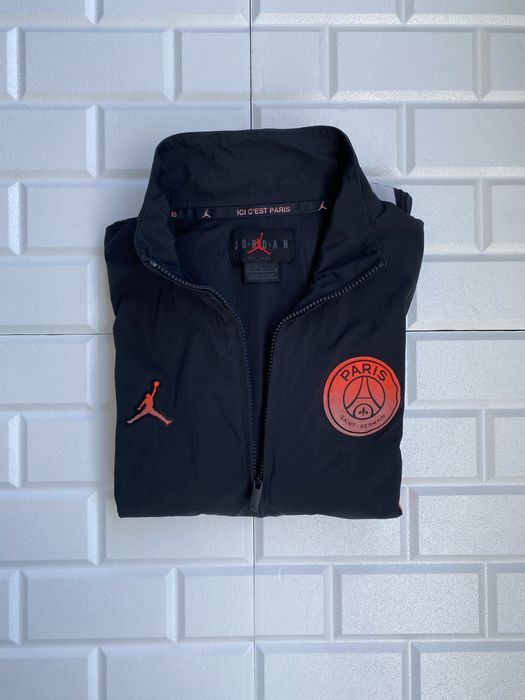 Яке Air Jordan x PSG
