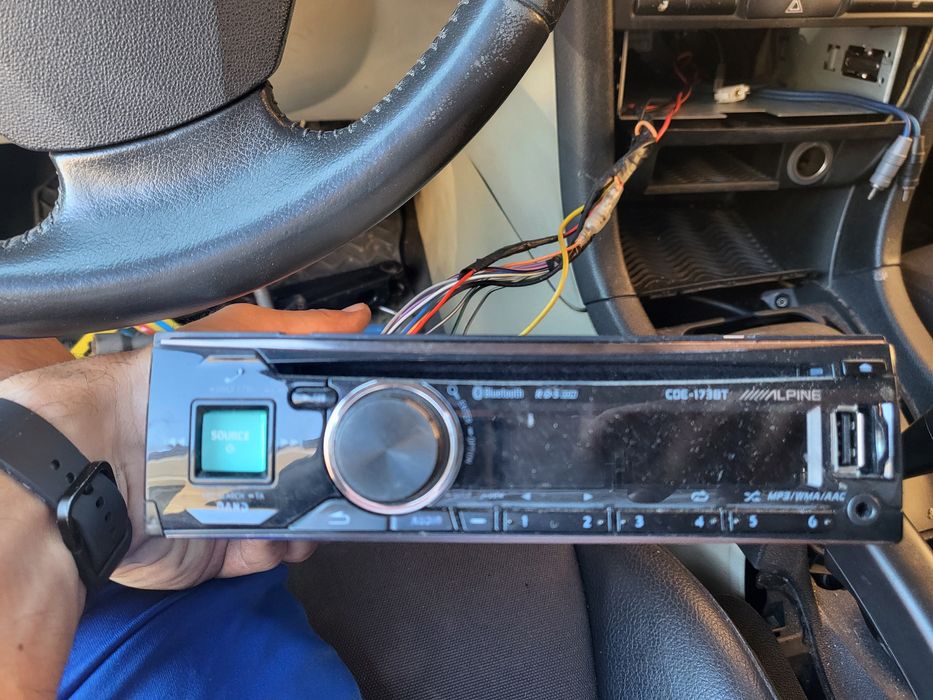 Subwoofer alpine si player auto alpine.