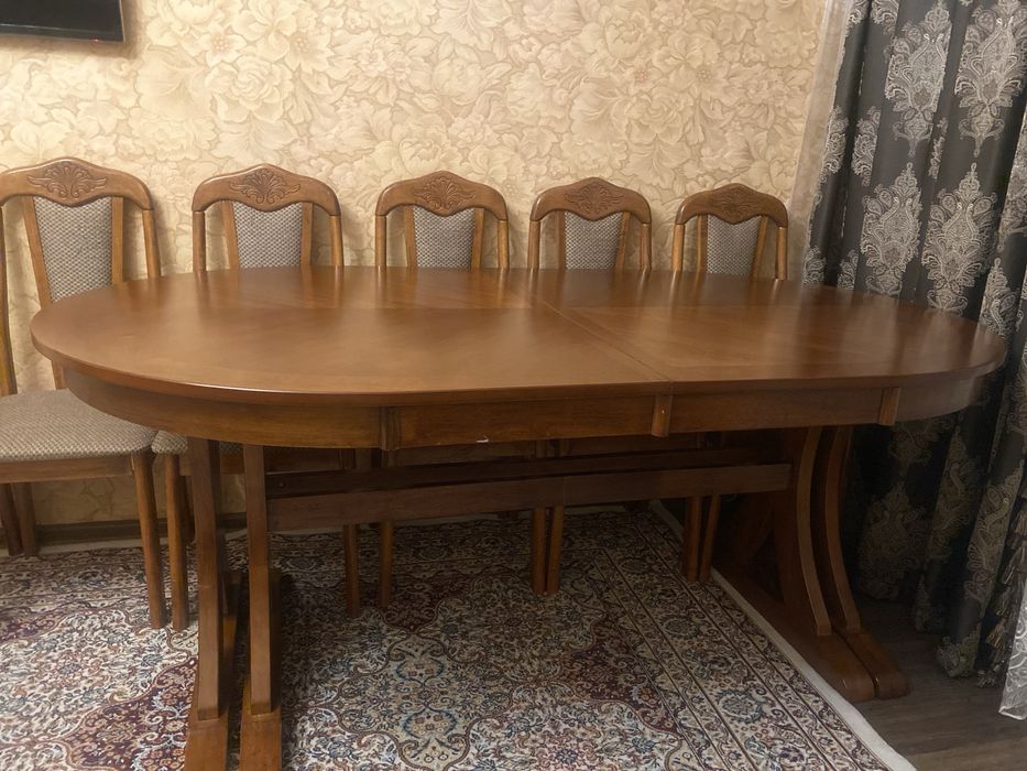Стол и 6 стульев
