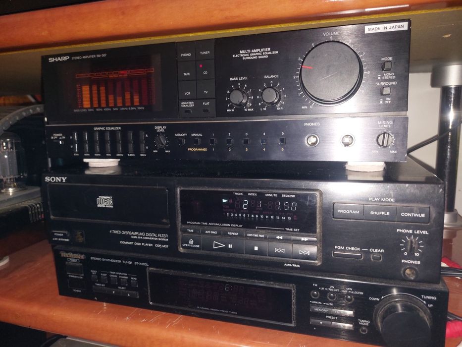 Amplificator japonez SHARP cu egalizator grafic