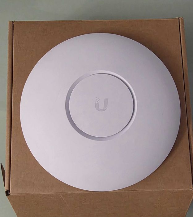 Access Point Ubiquiti UniFi AC Pro, Wi-Fi 2,4 GHz si 5 GHz, UAP-AC-PRO