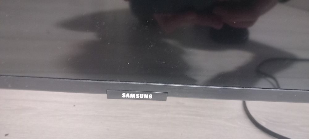 Продавам телевизор на SAMSUNG