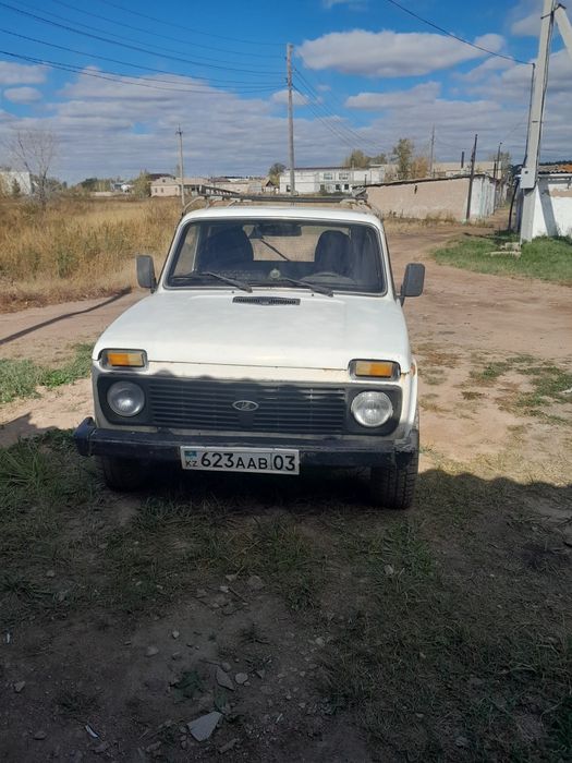 Автомобиль нива 21213