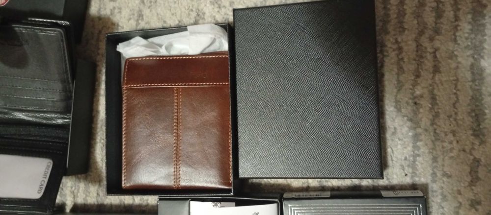 Мъжки портфейл, естествена кожа, RFID BLOCK защита и други модели топ!