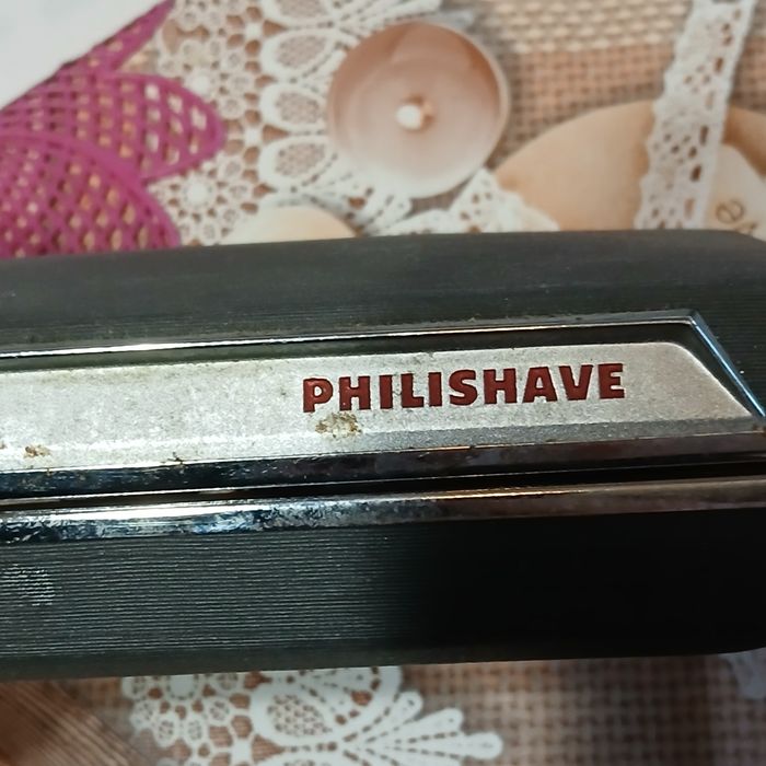 Продавам електрическа самобръсначка